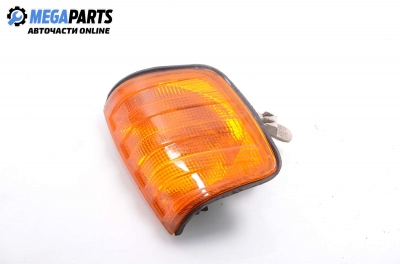 Мигач за Mercedes-Benz 124 Sedan (12.1984 - 06.1993), седан, позиция: лява